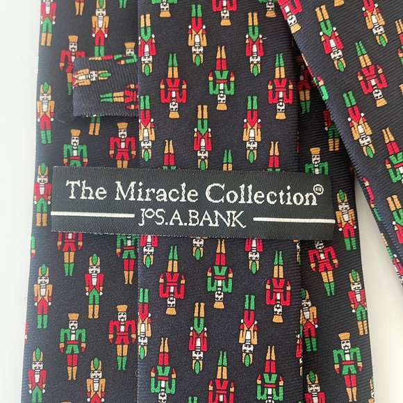 Nutcracker Men’s Jos. A. Bank 100% Silk Tie - Miracle Collection - Picture 5 of 7